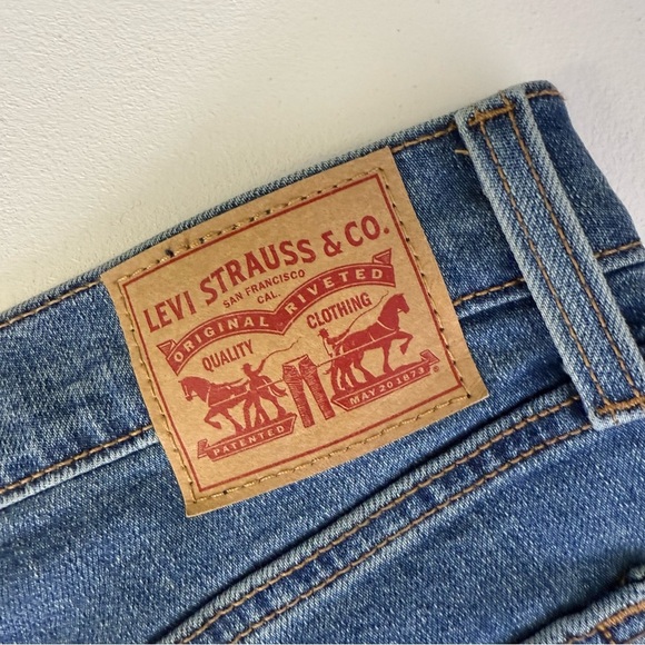 Levi’s Wedgie Straight Jeans Button Fly Size 32 - Picture 5 of 6